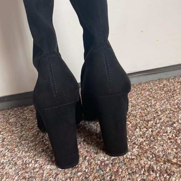Gorgeous thigh high black heeled boots.Impeccable condition w/no imperfections - Picture 4 of 4